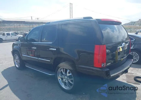 2011 Cadillac Escalade Standard z USA, uszkodzony, nr VIN 1GYS3AEF4BR271462